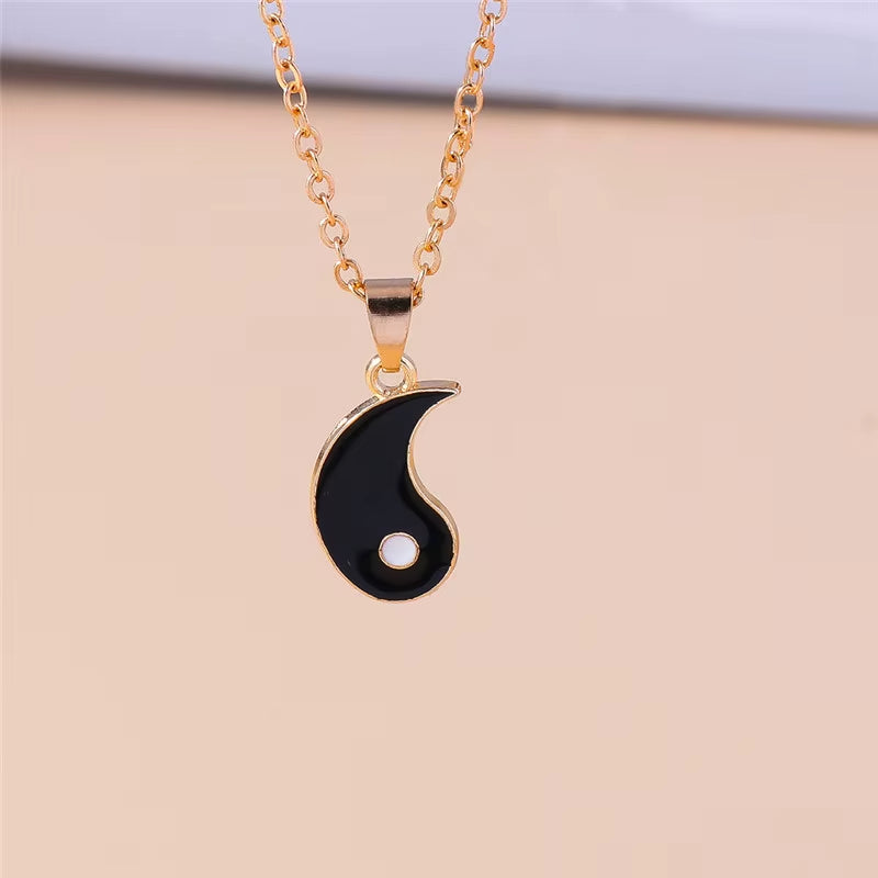 Discover the Elegance of the Yin Yang Tai Chi Necklace - A Perfect Gift for Birthdays, Friends, and Special Occasions!