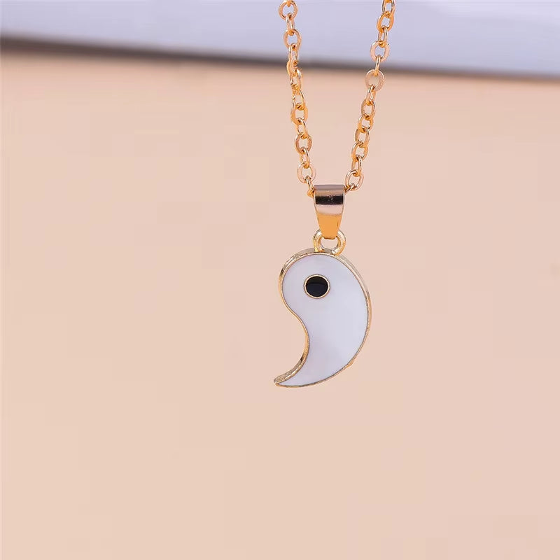 Discover the Elegance of the Yin Yang Tai Chi Necklace - A Perfect Gift for Birthdays, Friends, and Special Occasions!